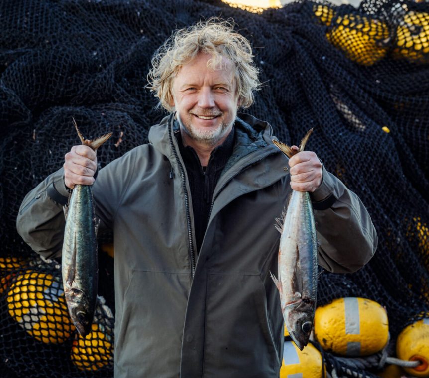 Portrait with models; location;